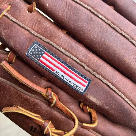 Nokona Walnut 13" Softball/Baseball Glove: W-1300 Right-handed thrower. - Picture 7 of 7